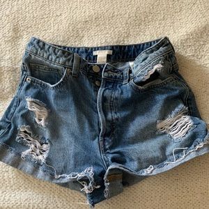 H&M HIGH WAISTED SHORTS